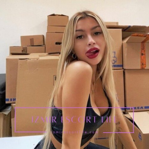 Alaçatı Azgın ve Seksi Escort Gözde İle Amaçlarınıza Ulaşın